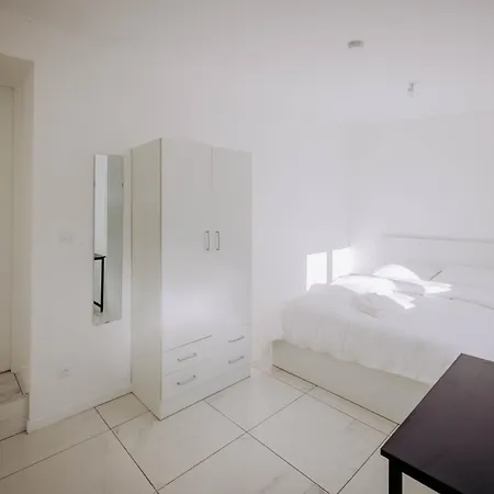 Privative A Avec Sa Sdb Penzion Toulouse
